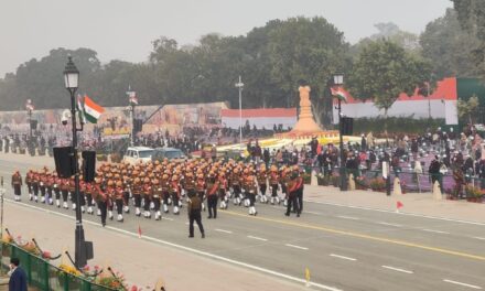 Republic Day Parade 2022: दिल्ली राजपथ पर गणतंत्र दिवस की परेड का भव्य नज़ारा, देखें यहां