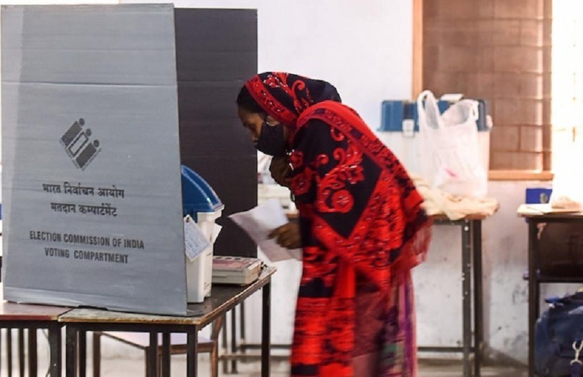 Assembly Election 2022: UP में 61.06, उत्तराखंड में 59.51, गोवा में 77.94 प्रतिशत मतदान