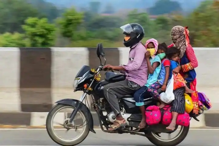 दोपहिया वाहनों पर बच्चों को ले जाने के लिए बने नए सुरक्षा नियम, जानें