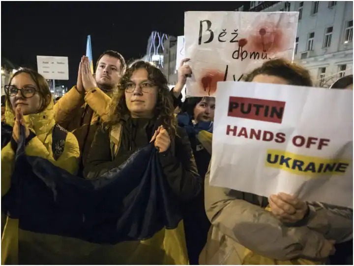 यूक्रेन पर पुतिन द्वारा उठाए गए कदम के बाद अब रूस पर लगाए गए अंतरराष्ट्रीय प्रतिबंध