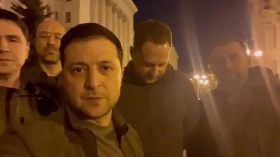 यूक्रेन में राष्ट्रपति जेलेंस्की का नया वीडियो वायरल, बोले- “देश की रक्षा में हम नहीं हटेंगे पीछे”