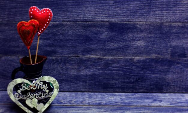 HAPPY Valentine’s Day Song 2022: इन रोमांटिक गानों के जरिए करें अपने इश्क का इजहार