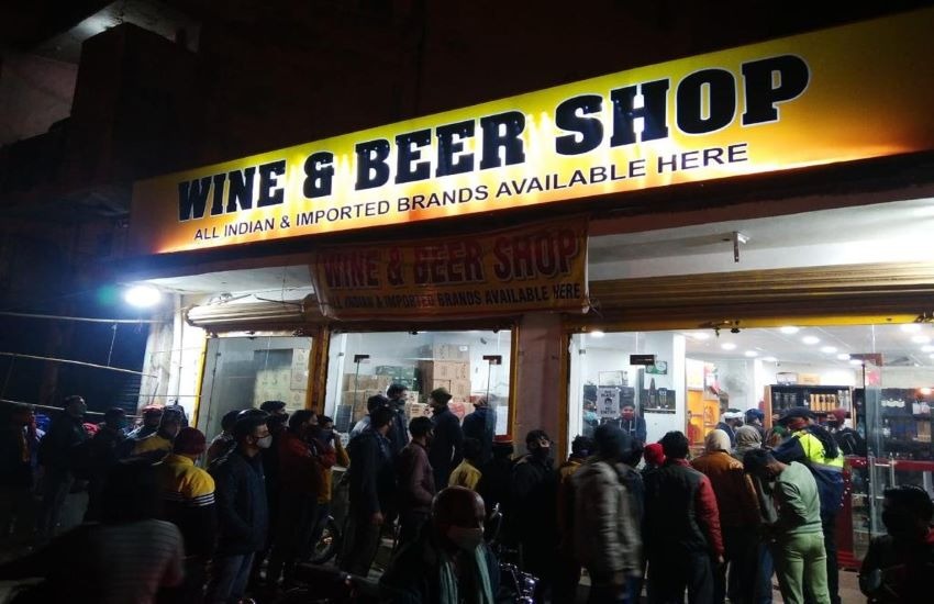 दिल्‍ली सरकार का बड़ा ऐलान, शराब की एमआरपी पर अब कोई छूट नहीं