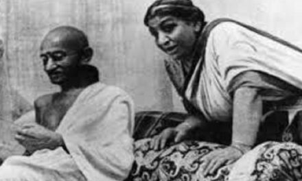 Sarojini Naidu Death Anniversary: मजाकिया स्वाभाव की सरोजनी ने अंग्रेजों के खिलाफ लड़ाई में गांधी का दिया था साथ
