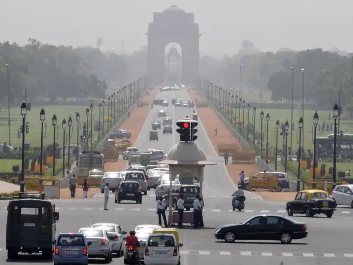 खतरनाक हो सकती है दिल्ली की गर्मी, रहें सावधान! भारतीय मौसम विभाग के मुताबिक, इस हफ्ते पारा 37 डिग्री तक पहुंच जाएगा।