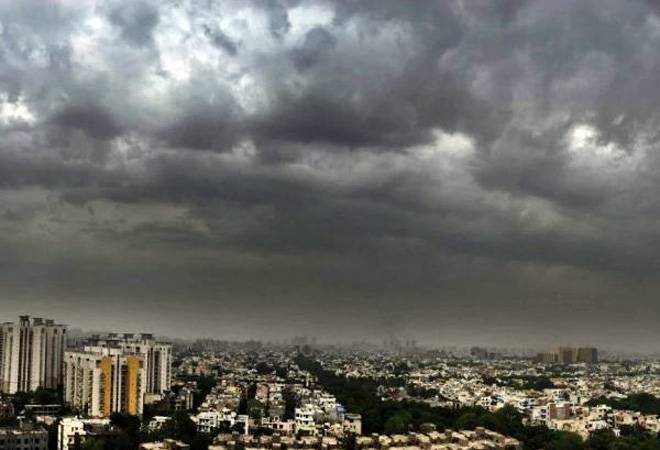दिल्ली समेत उत्तर भारत में तीन दिनों तक बारिश के आसार, पश्चिमी विक्षोभ के असर से चिलचिलाती गर्मी से राहत मिलेगी.