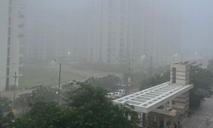 मई में, दिल्ली-एनसीआर में कोहरा छाया रहा और केवल तीन दिनों में 30 दिनों की बारिश पूरी हो गई। आज भी बारिश जारी रहने की उम्मीद है।