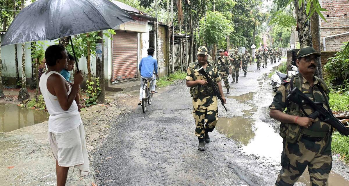 पश्चिम बंगाल: पंचायत चुनाव के बाद झड़पों में 3 की मौत, पुलिस अधिकारी घायल