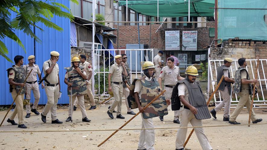 Delhi On Alert :हरियाणा की हिंसा गुरुग्राम के समृद्ध इलाकों तक फैलने के कारण दिल्ली अलर्ट पर