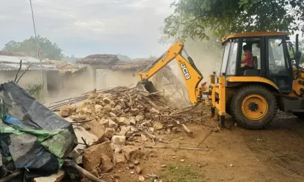 Bulldozer Action :हरियाणा हिंसा के बाद, बुलडोजर कार्रवाई में 250 झोपड़ियां गिराई गईं