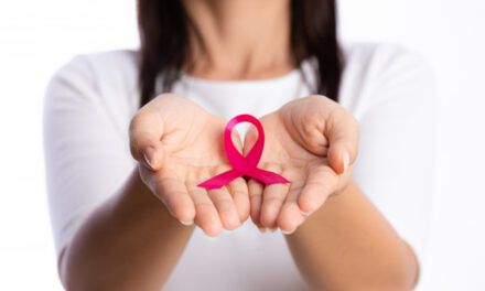 जब आप Breast Cancer के इन पांच पहली लक्षणों को देखते हैं, तो तुरंत इलाज करें