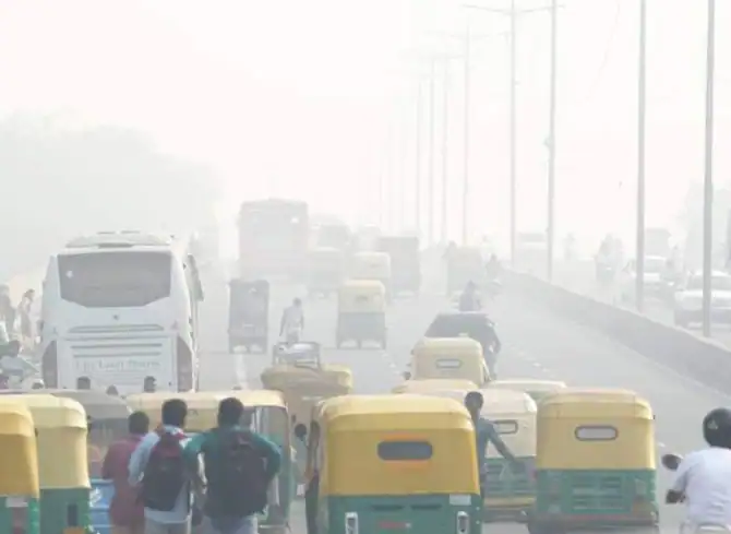 AQI Delhi: दिल्ली वालों को जहरीली हवा से राहत नहीं मिली, AQI अभी भी बहुत खराब है, शाम तक बूंदाबांदी की संभावना है