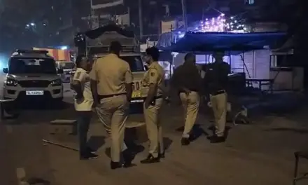 Delhi में 1 व्यक्ति की चाकू से गोदकर हत्या, एक की हालत गंभीर, पुलिस जांच कर रही है