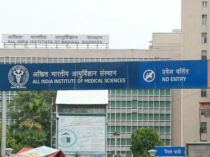 निराश मरीज पूछ रहे हैं कि Delhi AIIMS में MRI-Ultrasound टेस्ट के लिए 2 से 3 साल बाद कब इलाज होगा?