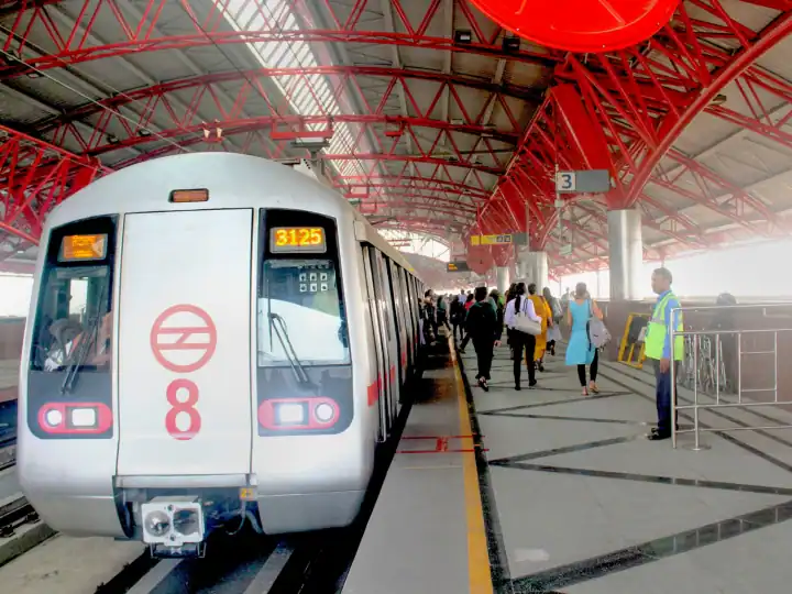 Delhi Metro में सफर करने वालों के लिए महत्वपूर्ण खबर, इन ब्लू लाइन स्टेशनों से मेट्रो नहीं मिलेगी; जानें क्यों?
