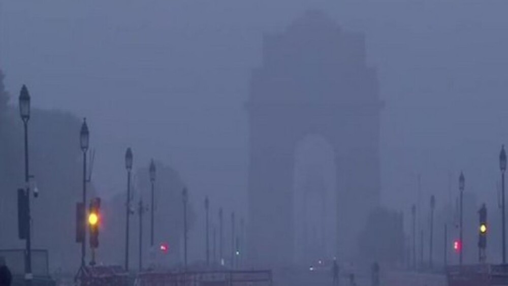 Weather Update Today: दिल्ली में आबोहवा और खराब, मुंडका में AQI 420 और कम विजिबिलिटी