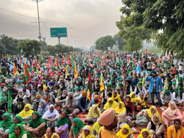 Farmer Protest: चंडीगढ़ की सीमाओं पर किसानों ने डेरा डाला, गाड़ी टेंट लगाया और लंगर लगाया, भारी पुलिस बल तैनात