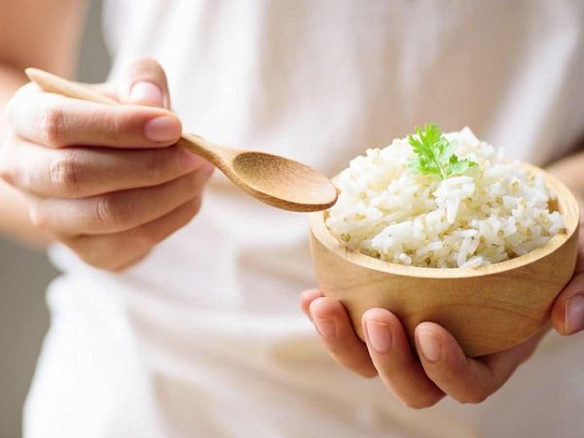 चावल Thyroid के रोगियों को खाना चाहिए या नहीं? Health Expert से जानें आवश्यक सावधानियां