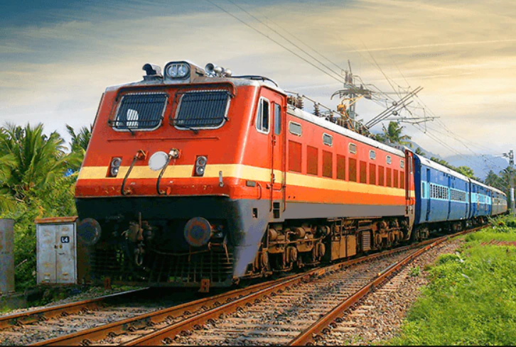 Gati Shakti Train: लखनऊ से वाराणसी जाने वालों के लिए रेलवे ने शुरू की विशेष ट्रेन, दिवाली पर कंफर्म टिकट खरीदें