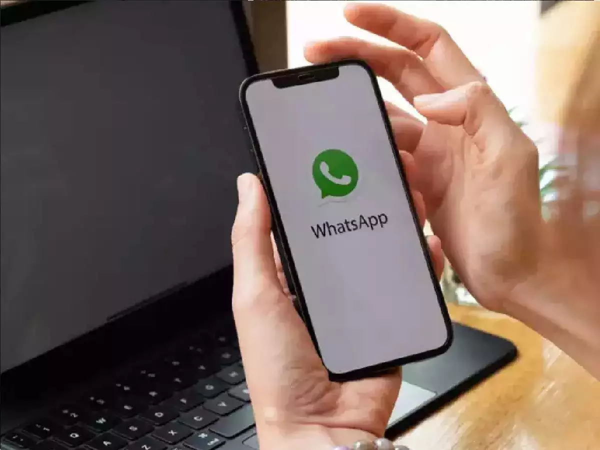 WhatsApp पर मैसेज शेड्यूल करके संदेशों को मनचाहे समय पर भेज सकते हैं
