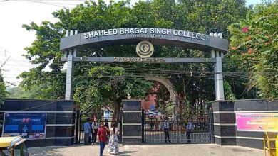 Bhagat Singh College प्रशासन ने 100 विद्यार्थियों को प्रवेश पत्र देने से इनकार कर दिया, प्रिंसिपल ने बताया क्यों?