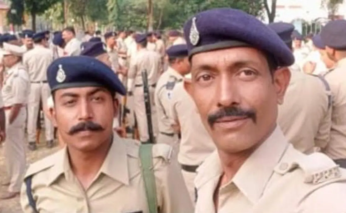 MP News: इंदौर में बस चालक से 14 लाख रुपये लूटने वाले दो पुलिसकर्मी दो दिन बाद गिरफ्तार