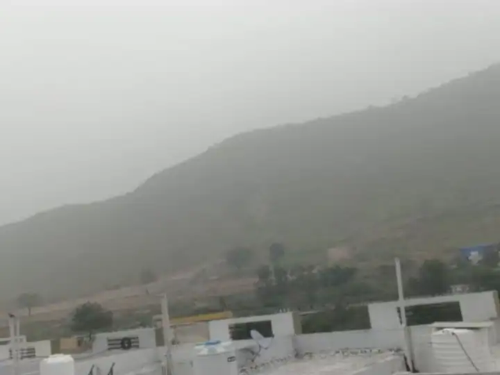 Udaipur Weather Today: उदयपुर में सीजन की तीसरी सबसे ठंडी रात, 2.2 डिग्री तक गिरा पारा, जानें मौसम का भविष्य