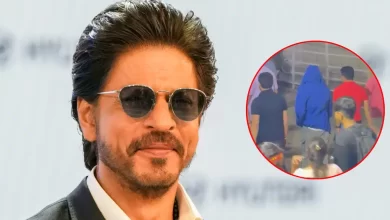 Shah Rukh Khan ने Dunki की रिलीज से पहले वैष्णो माता के मंदिर में दर्शन किया. किंग खान ने साल में तीसरी बार देवी माता के दरबार में दर्शन किया।