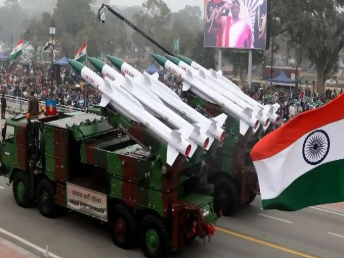 Republic Day Parade: 26 जनवरी को भारत में आन, बान और शान की प्रस्तुति देखना चाहते हैं? इस तरह ऑनलाइन टिकट बुक करें