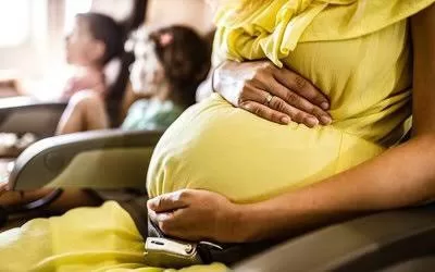 Pregnancy Tips: प्रेग्नेंसी के दौरान हर दिन घूमना चाहिए या नहीं? Experts से जानें इसका जवाब