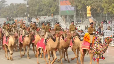 Republic Day Parade की तैयारी में जुटे BSF के जवान, आकर्षक ऊंट बन गए