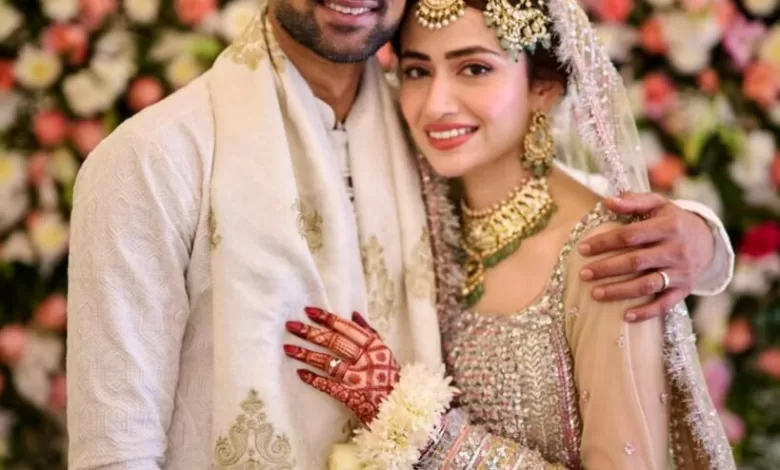 Shoaib Malik ने पाकिस्तानी एक्ट्रेस सना जावेद से रचाई शादी, सानिया मिर्ज़ा से तलाक के बाद उनकी पहली तस्वीरें सामने आईं।