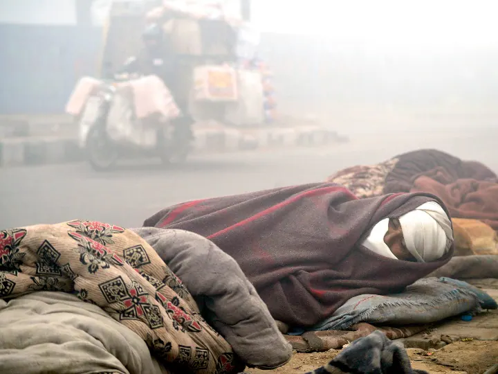 Weather Update Today: हरियाणा-पंजाब में सर्दी का कहर जारी है, कई जिलों में Yellow और Red Alert जारी हैं, जानें आपके जिले की स्थिति