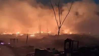दिल्ली के शाहबाद डेयरी क्षेत्र में भयंकर आग, 130 झुग्गी खाक