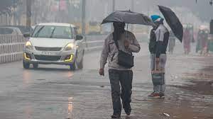 Delhi Weather Today: IMD का ताजा अपडेट, दिल्ली में Western Disturbance का असर, आज बारिश का अनुमान