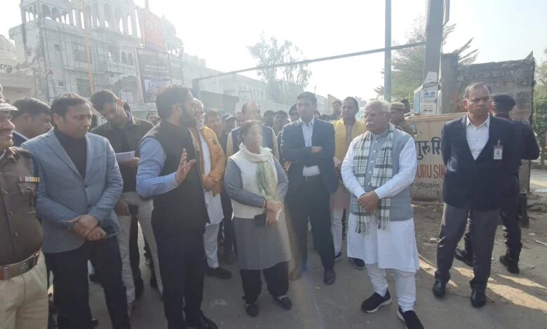 Gurugram News: GMC अधिकारियों ने गुरुग्राम बंधवाड़ी डंपिंग साइट का दौरा किया, काम में तेजी लाने पर जोर दिया
