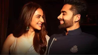 Rakul Preet Wedding: रकुल प्रीत और जैकी की शादी की रस्में शुरू, भगनानी के घर ढोल नाइट पर परिवार के साथ पहुंचीं एक्ट्रेस, देखें वीडियो