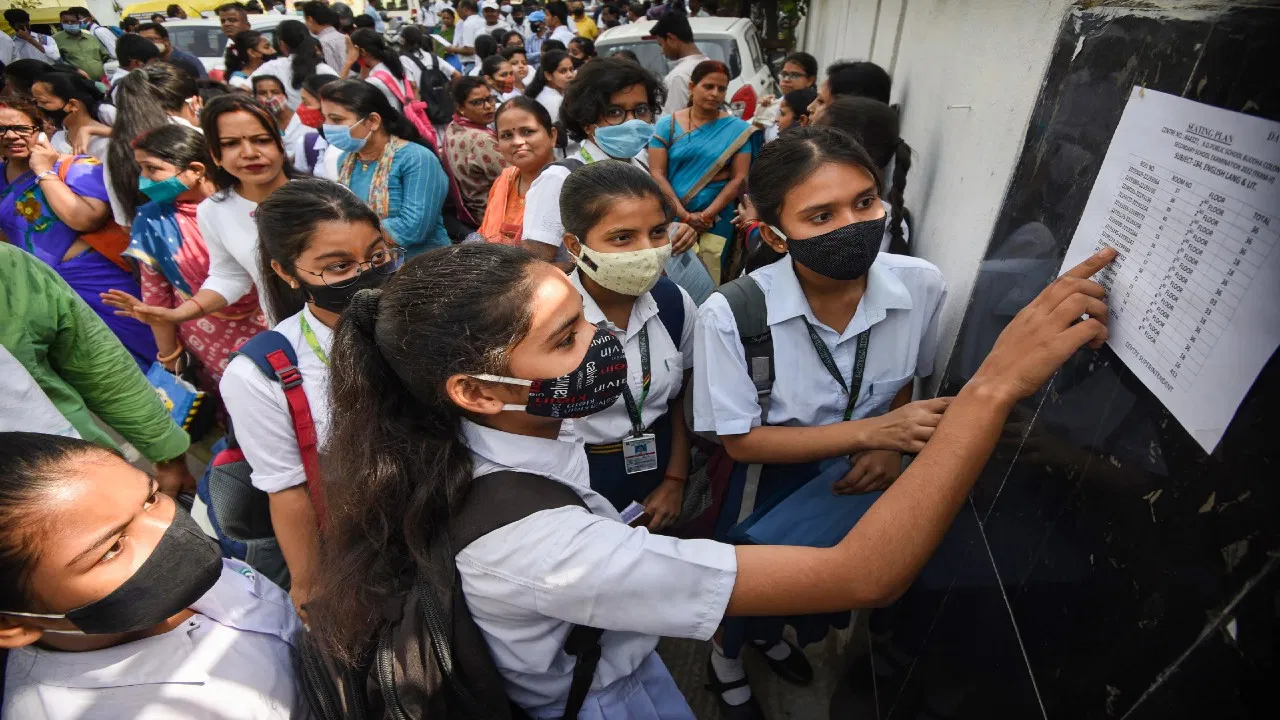 UK Board Exams 2024: उत्तराखंड बोर्ड की 10वीं और 12वीं परीक्षाएं इस महीने के अंत में शुरू होंगी; पूरा शेड्यूल देखें।