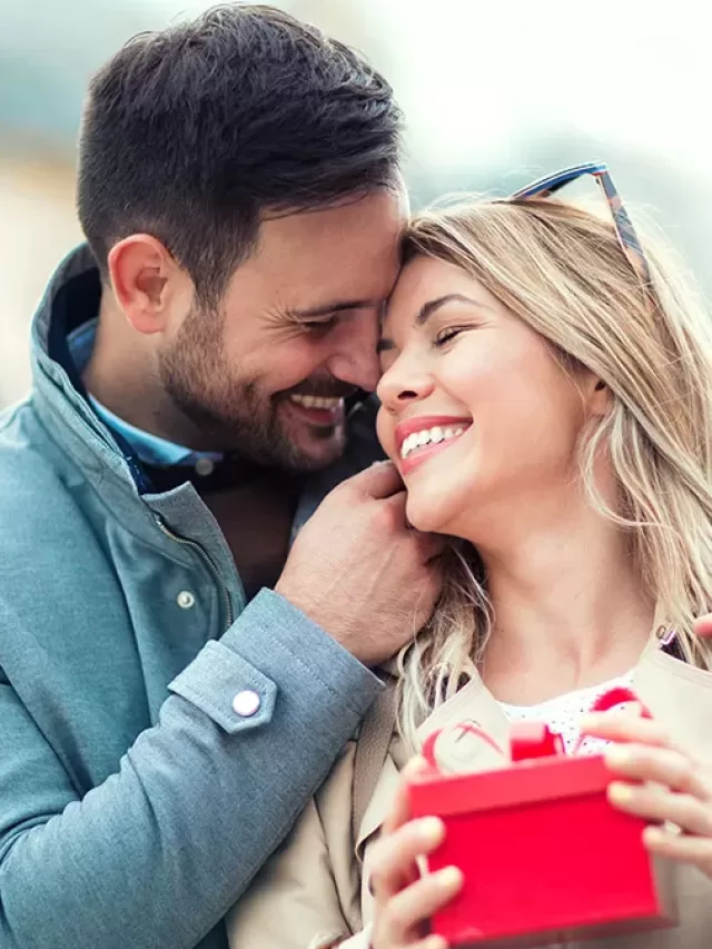 Valentine’s Day Gift Ideas:आपके वैलेंटाइन के लिए 8 सुंदर उपहार