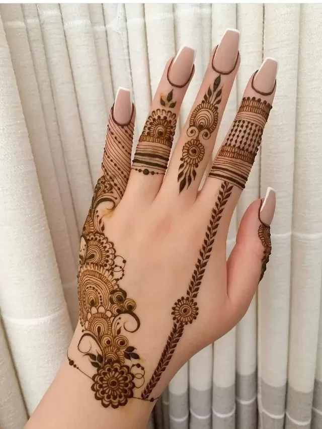 लेटेस्ट और ट्रेंडिंग Mehndi Designs, यहां चेक करें