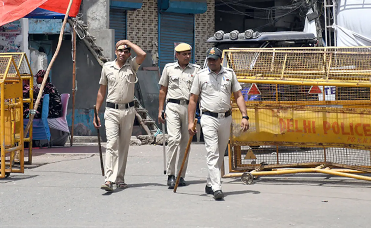 Delhi Murder Case: दिल्ली में 36 घंटे के भीतर पुलिस ने एक युवक की गला रेतकर हत्या का खुलासा किया