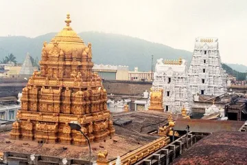 Tirupati Balaji Mandir: दुनिया का सबसे अमीर मंदिर, 11 हजार किलो सोना और 19 हजार करोड़ रुपये का कैश!