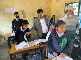 Uttarakhand News: जब अपर सचिव अचानक निरीक्षण करने पहुंचे, उन्होंने शिक्षकों की लगी कक्षा देखा; प्रत्येक व्यक्ति को एक-एक नोटिस भेजा