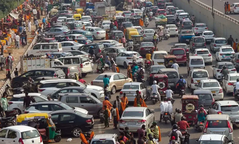 Today road traffic in Delhi