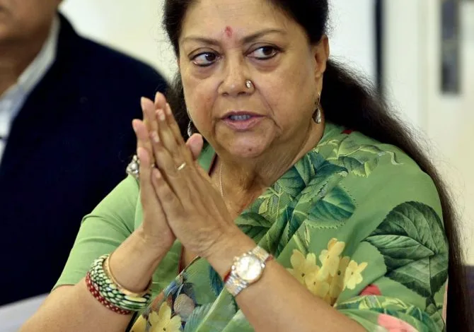 Vasundhara Raje: वसुंधरा ने कहा कि "वफा का वह दौर अलग था, आज तो लोग उसी की अंगुली काटते हैं जिससे वह चलना सीख जाता है..." इसका संकेत किस ओर है?