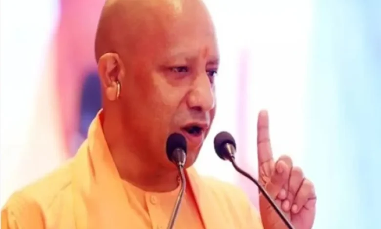 CM Yogi Adityanath ने विधानसभा में सपा पर कहा, "जो बातों से नहीं मानते, उनके लिए दूसरे तरीके हैं"।