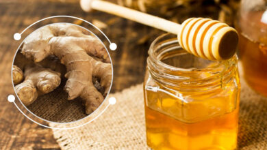Roasted Ginger And Honey: भुनी हुई अदरक और शहद खाने से खांसी और गले की खराश दूर हो जाएगी।