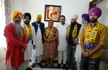 Punjab Politics: शाम होते ले लिया यू-टर्न; पंजाब CM ने बड़ी उम्मीद से कराया था AAP में शामिल