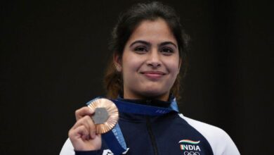 Manu Bhaker Paris Olympics 2024: आखिरी शॉट में पदकों की हैट्रिक से चूक गईं मनु बेकर की आंखों में आंसू आ गए और उन्होंने अपनी गलती स्वीकार कर ली