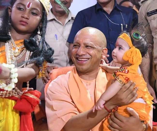 Yogi Govt ने घोषणा की कि श्रीकृष्ण का 5251वां जन्मोत्सव इस बार मथुरा में भव्य-दिव्य के साथ मनाया जाएगा।